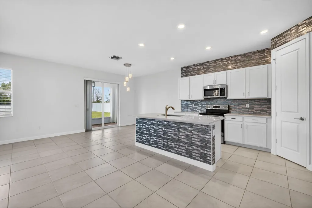 13275 NW Copper Creek Drive Port St Lucie FL 34987