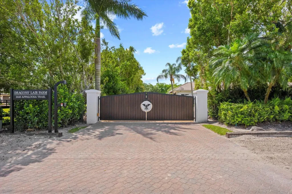 2440 Appaloosa Trail Wellington FL 33414
