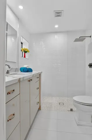 294 NW 42nd Way Deerfield Beach FL 33442