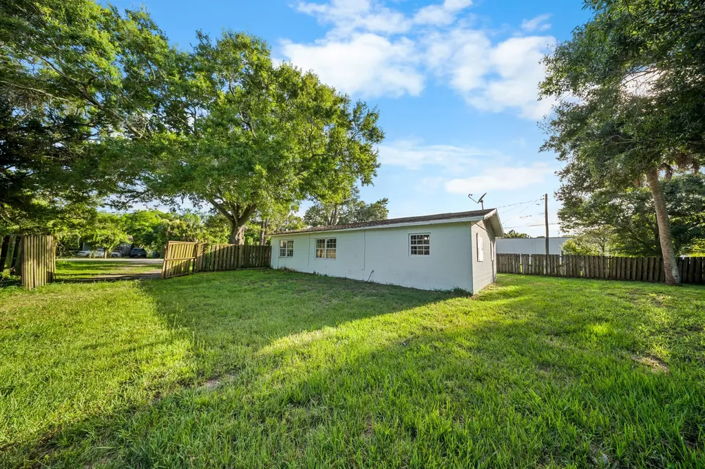 3516 Avenue F Fort Pierce FL 34947