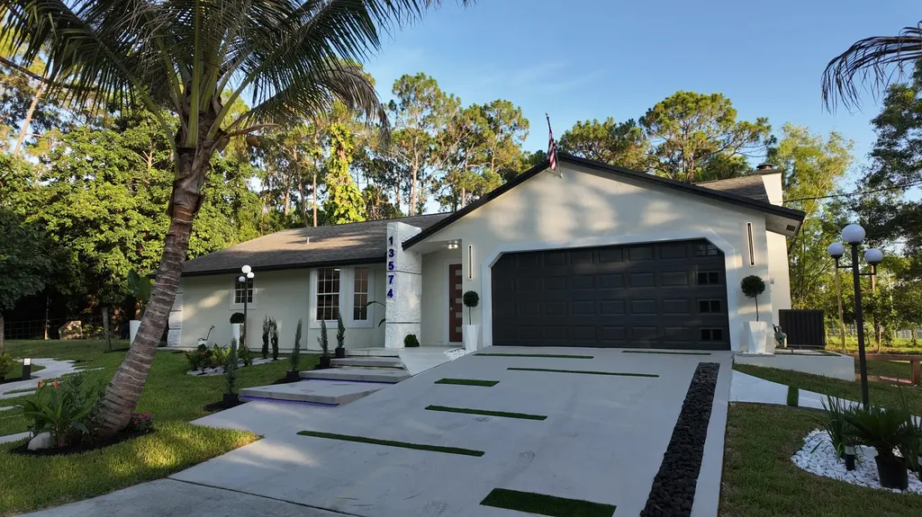 13574 59th Court N The Acreage FL 33411