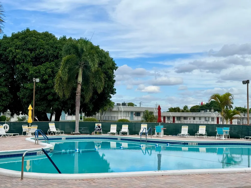 2880 Lake Osborne Drive Lake Worth Beach FL 33461