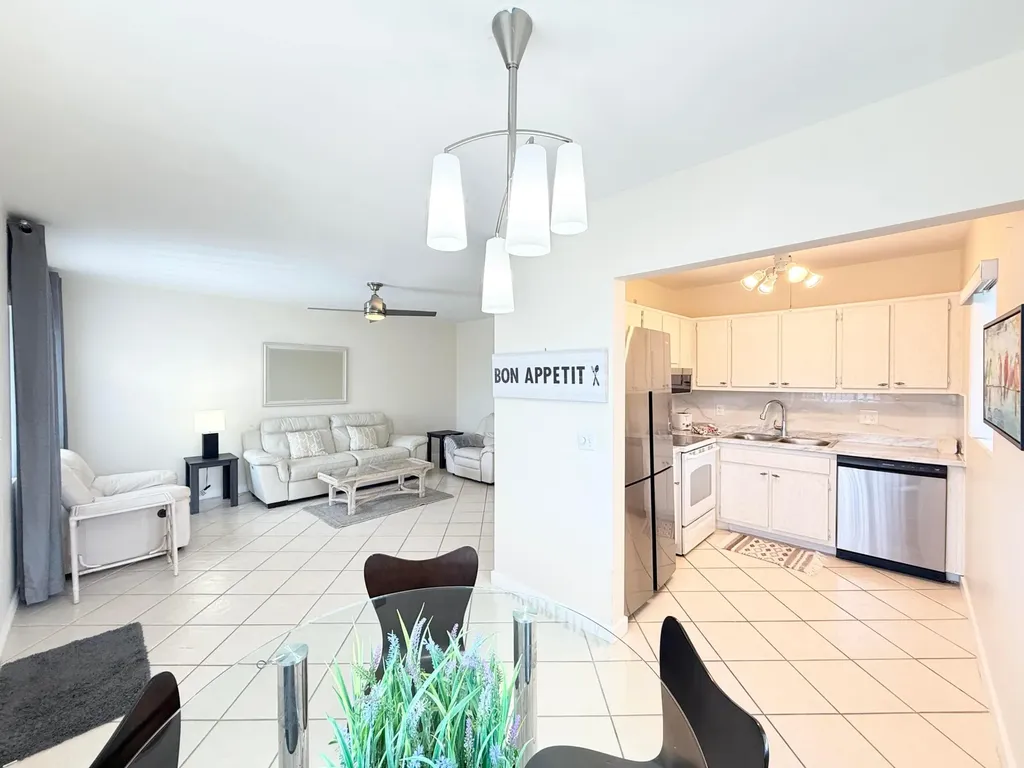 2880 Lake Osborne Drive Lake Worth Beach FL 33461