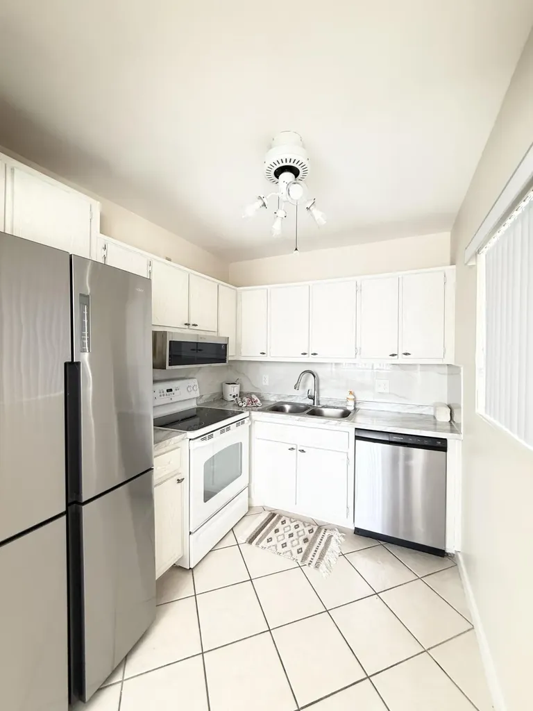2880 Lake Osborne Drive Lake Worth Beach FL 33461