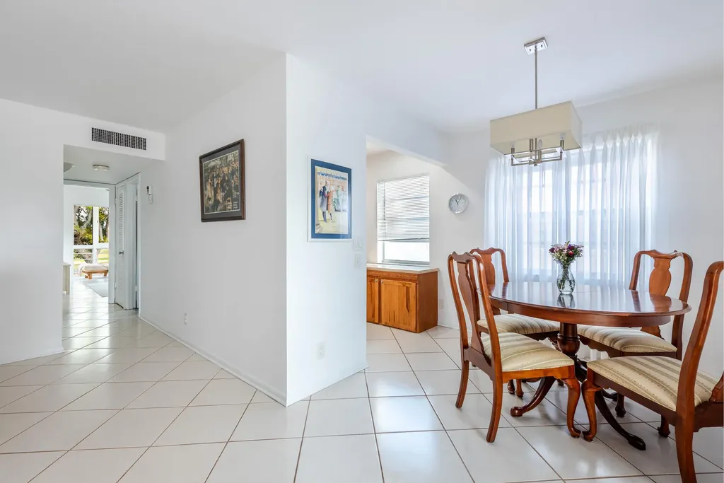 369 Capri H Delray Beach FL 33484