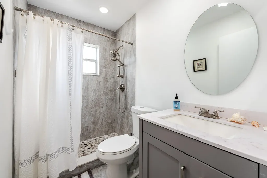 369 Capri H Delray Beach FL 33484