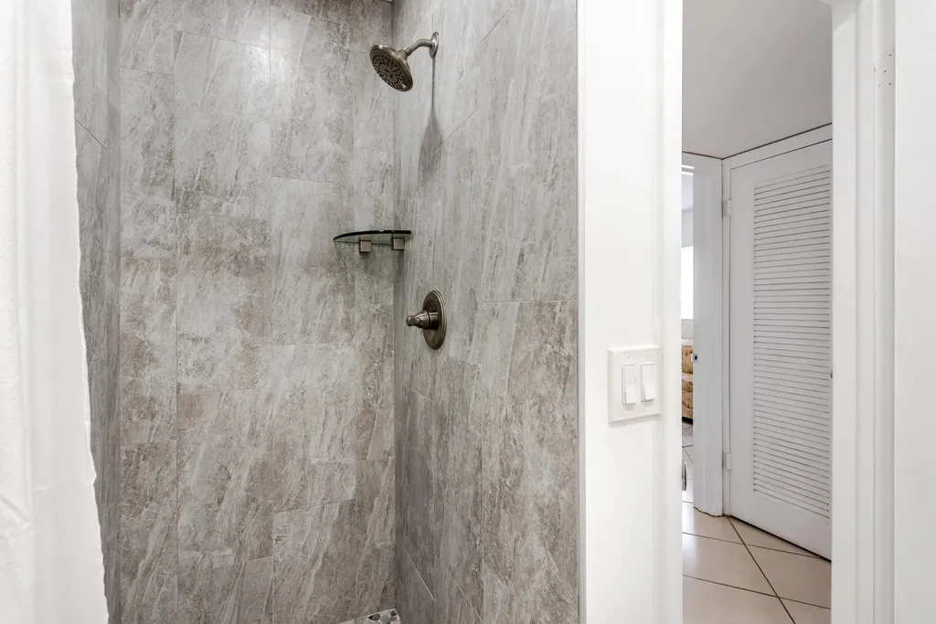 369 Capri H Delray Beach FL 33484
