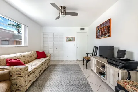369 Capri H Delray Beach FL 33484