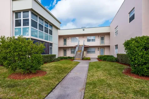 369 Capri H Delray Beach FL 33484