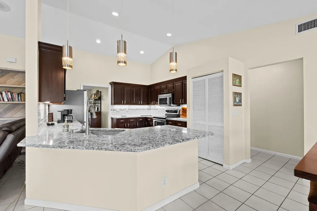 1707 Primrose Lane Wellington FL 33414