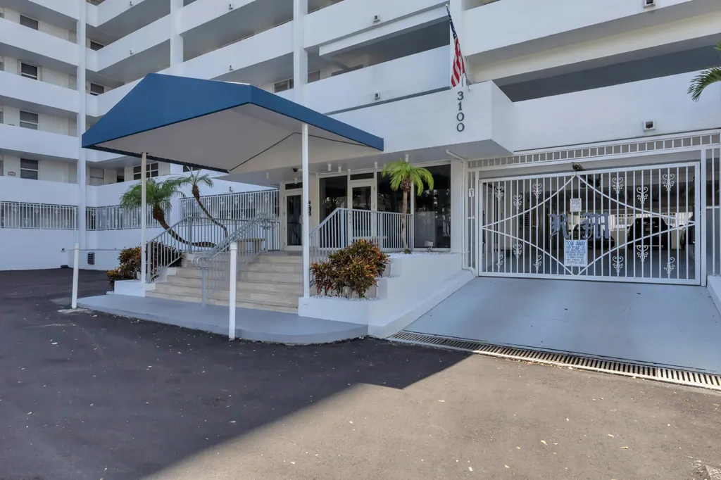 3100 NE 49th Street Fort Lauderdale FL 33308