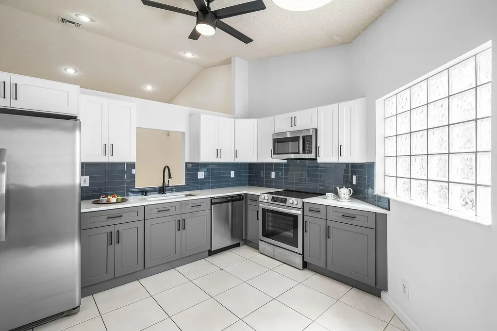 6192 Floral Lakes Drive Delray Beach FL 33484