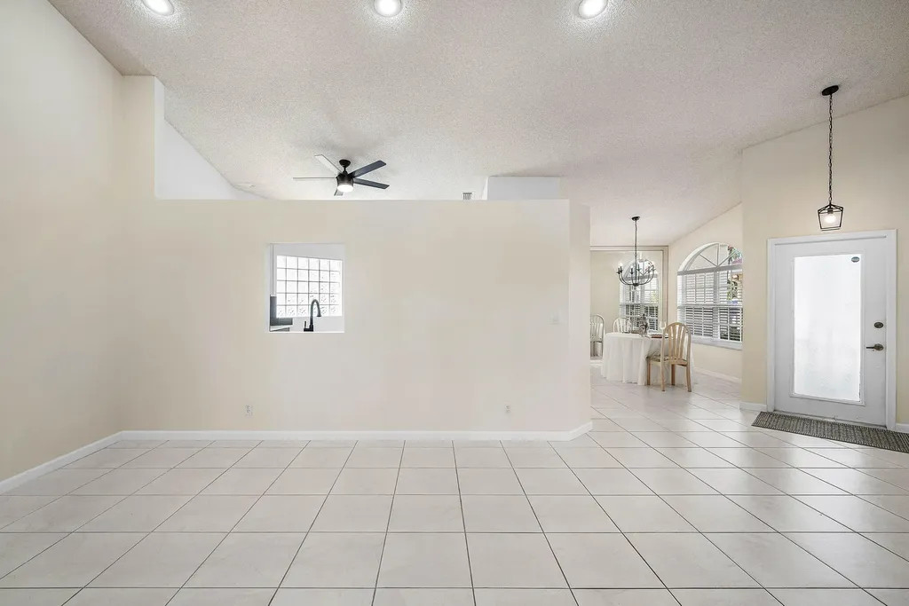 6192 Floral Lakes Drive Delray Beach FL 33484