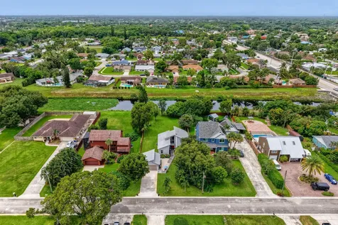3918 Edgar Avenue Boynton Beach FL 33436