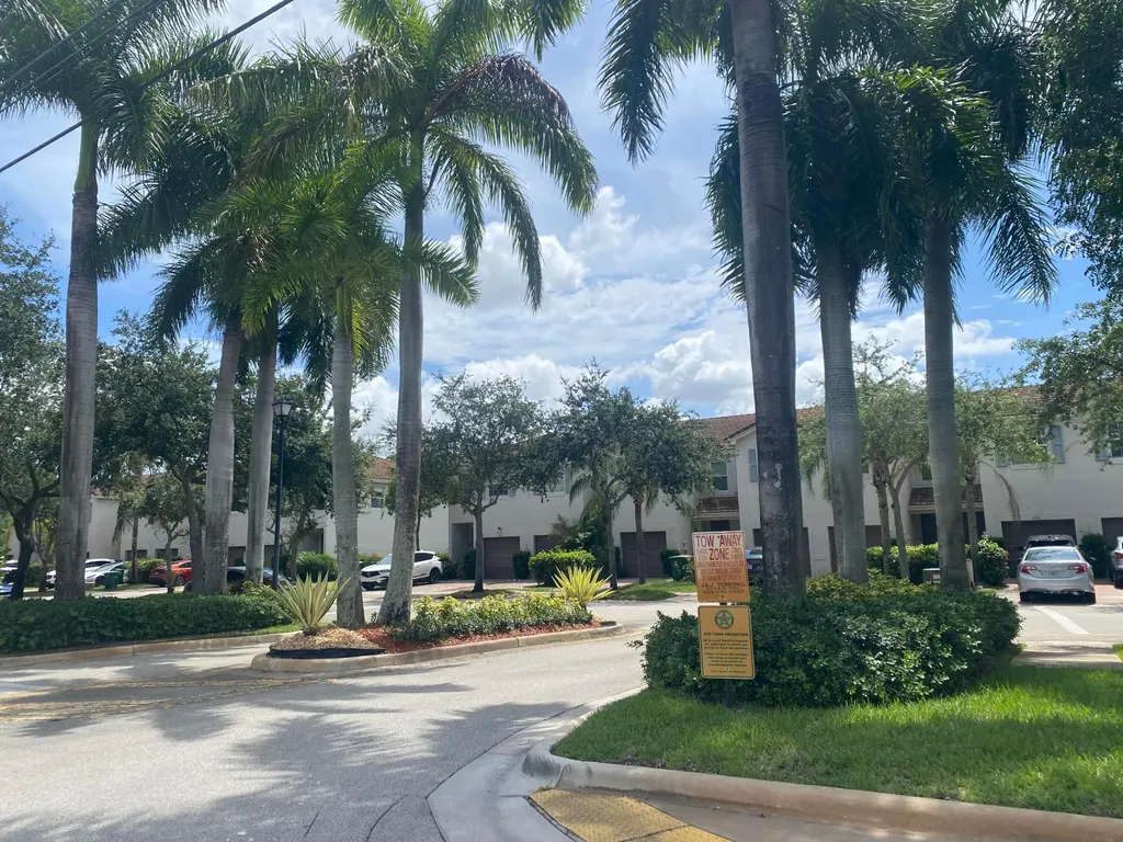 8214 Prestige Commons Drive Tamarac FL 33321