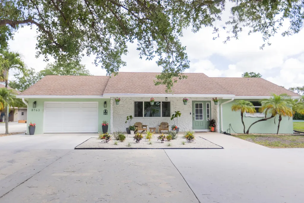Lake Worth FL, 8763 Pinion Drive
