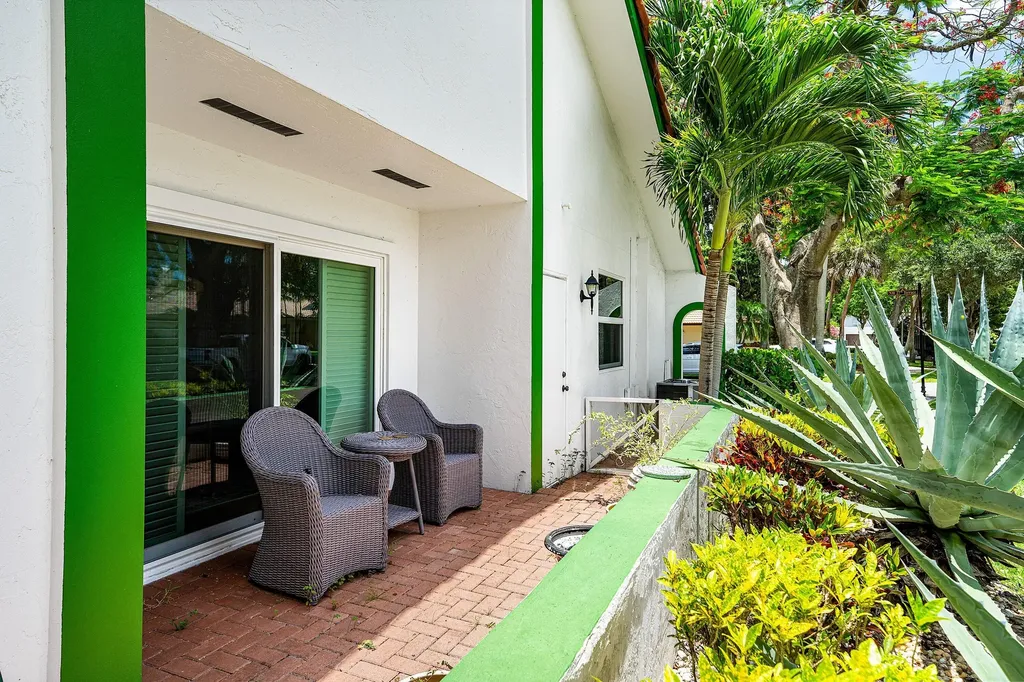 2601 NW 27th Terrace Boca Raton FL 33434