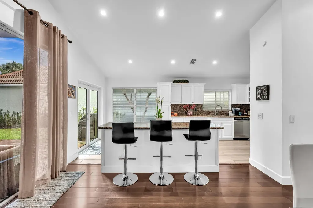 6207 La Vida Terrace Boca Raton FL 33433
