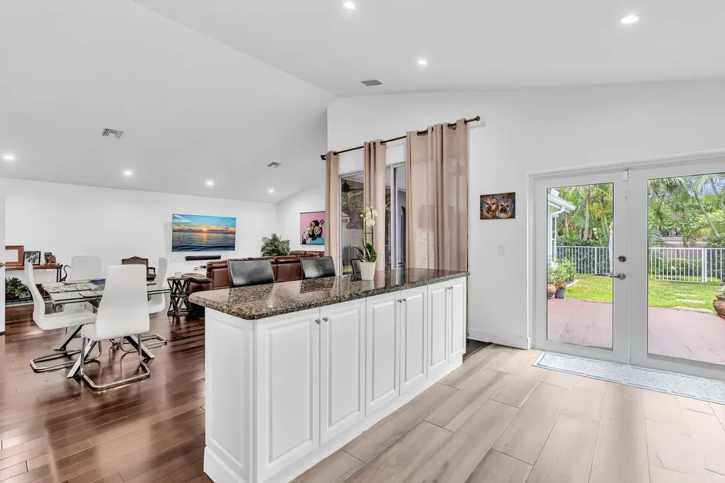 6207 La Vida Terrace Boca Raton FL 33433