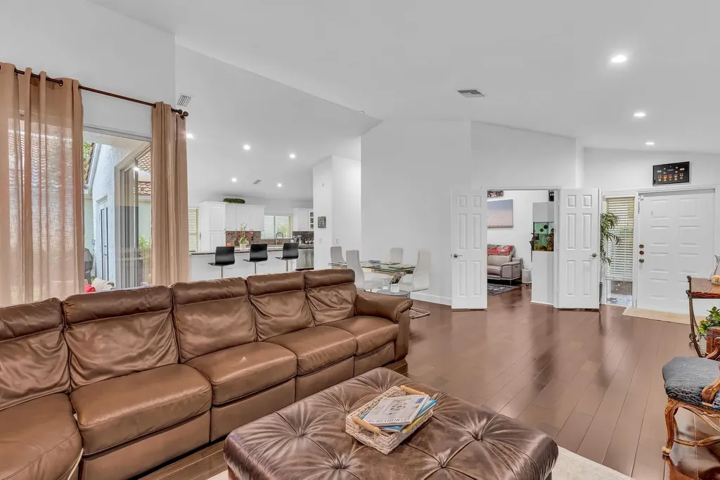 6207 La Vida Terrace Boca Raton FL 33433