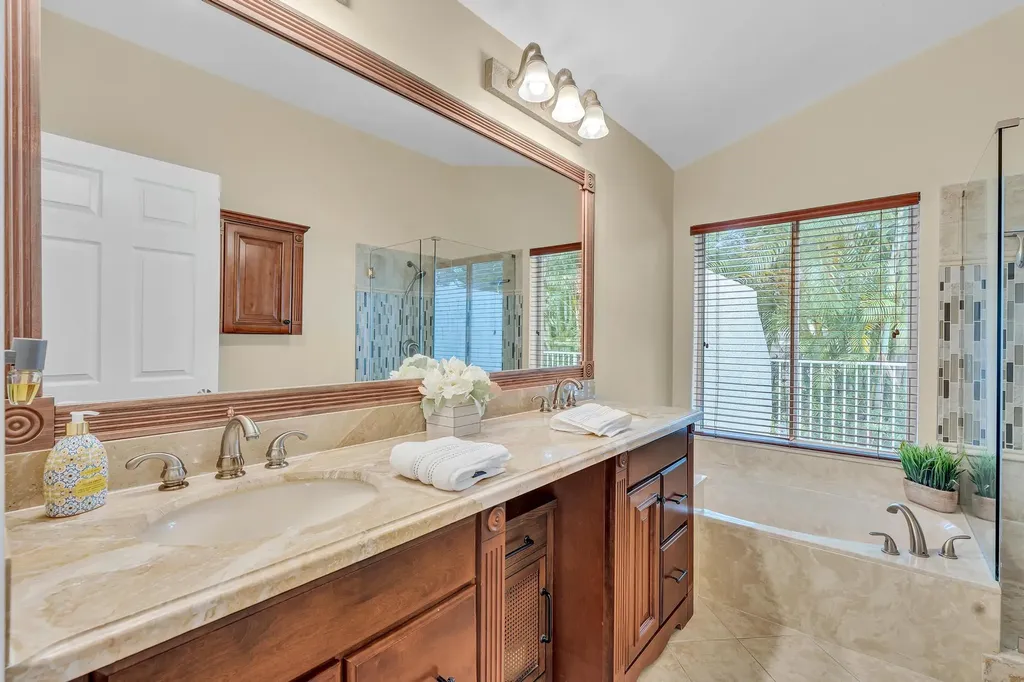 6207 La Vida Terrace Boca Raton FL 33433