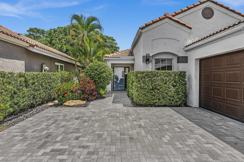 6207 La Vida Terrace Boca Raton FL 33433