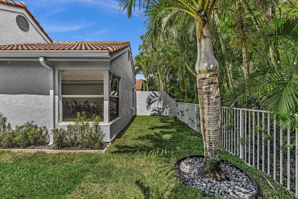 6207 La Vida Terrace Boca Raton FL 33433