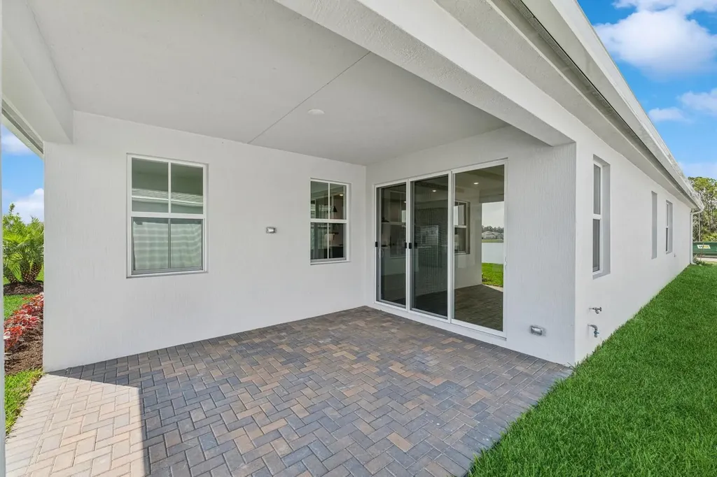 10048 NW Field Flower Trail Port St Lucie FL 34987