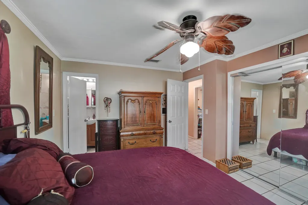 2740 SW 46th Court Dania Beach FL 33312