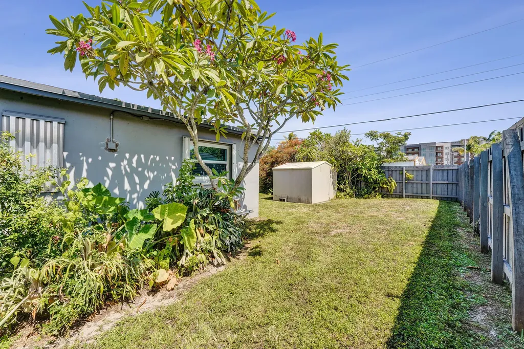 2740 SW 46th Court Dania Beach FL 33312