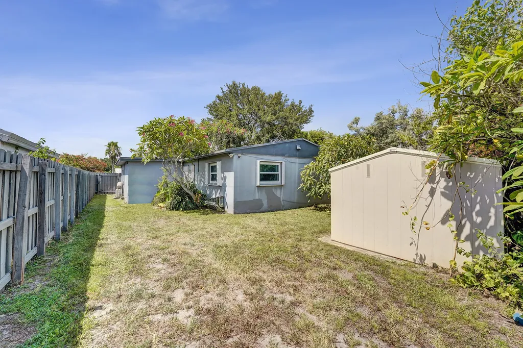 2740 SW 46th Court Dania Beach FL 33312