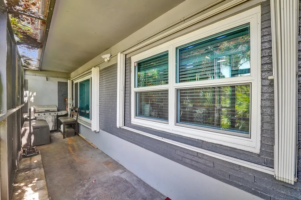 2740 SW 46th Court Dania Beach FL 33312