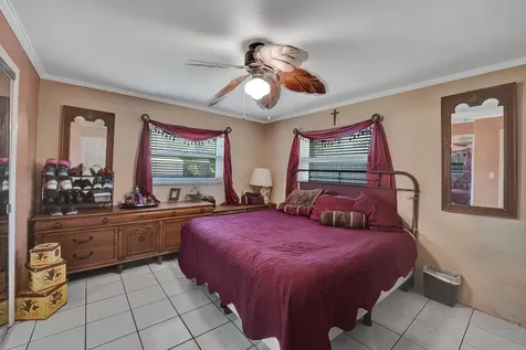 2740 SW 46th Court Dania Beach FL 33312