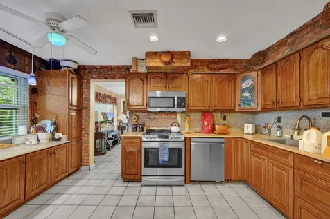 2740 SW 46th Court Dania Beach FL 33312
