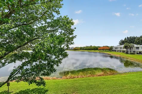 4202 Emerald Vista Lake Worth FL 33461