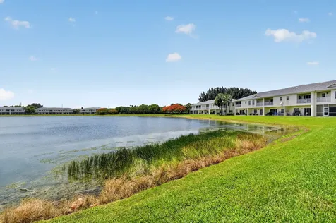 4202 Emerald Vista Lake Worth FL 33461