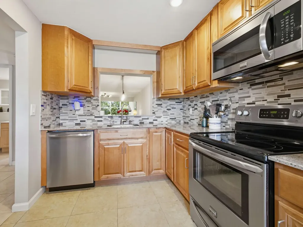 2940 SW 22nd Avenue Delray Beach FL 33445