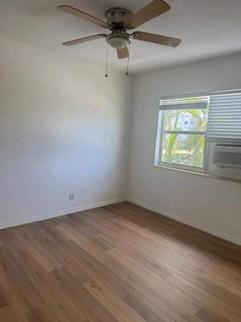 1911 NE 8th Court Fort Lauderdale FL 33304