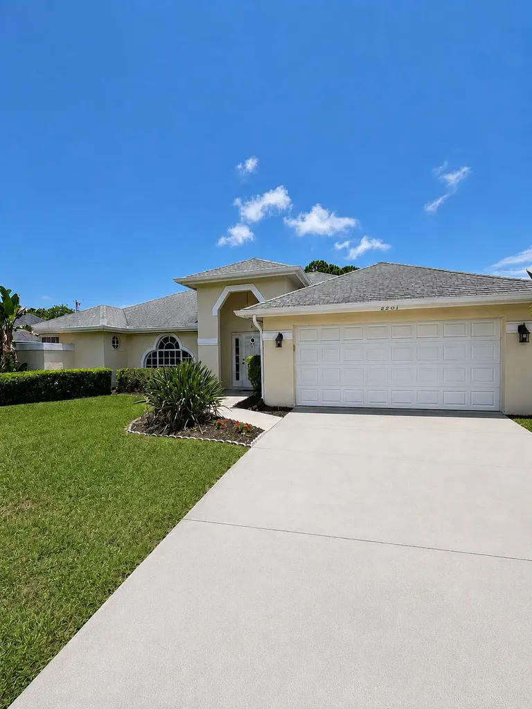2251 SE Maize Street Port St Lucie FL 34952