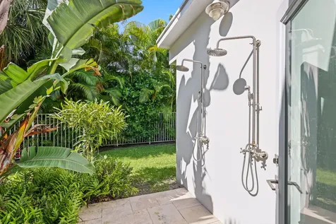 1386 S Atlantic Drive Lantana FL 33462