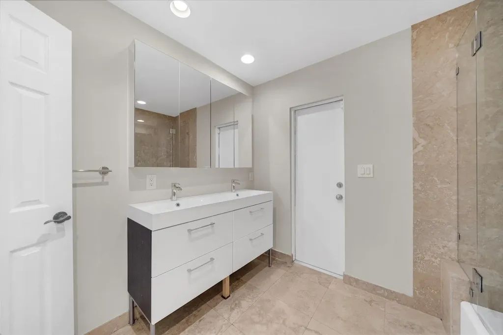 4021 Bayview Drive Fort Lauderdale FL 33308