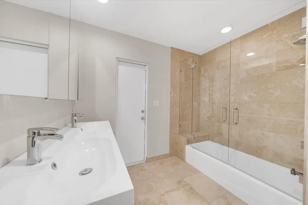4021 Bayview Drive Fort Lauderdale FL 33308