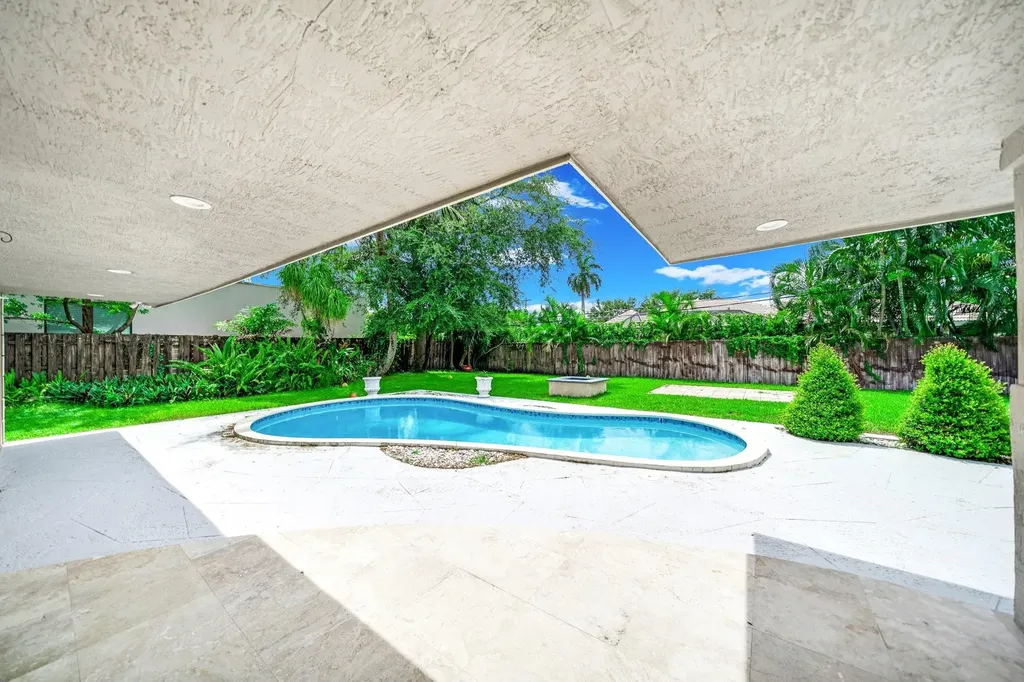 4021 Bayview Drive Fort Lauderdale FL 33308