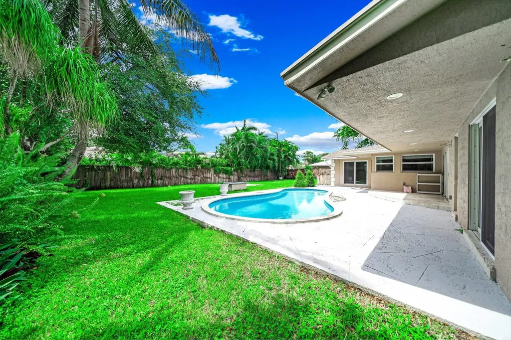 4021 Bayview Drive Fort Lauderdale FL 33308