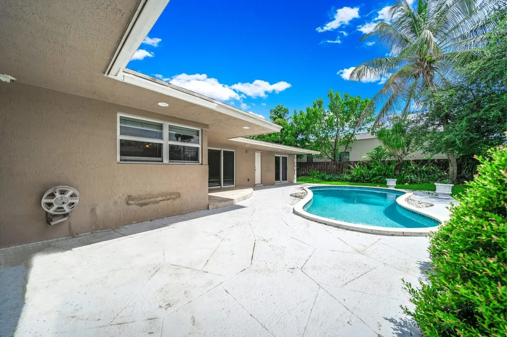 4021 Bayview Drive Fort Lauderdale FL 33308
