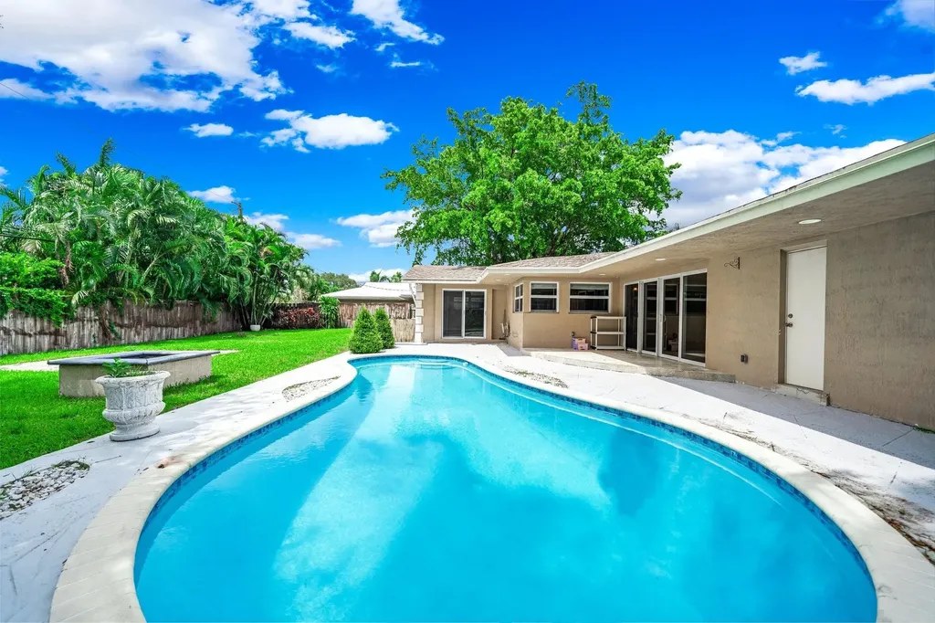 4021 Bayview Drive Fort Lauderdale FL 33308