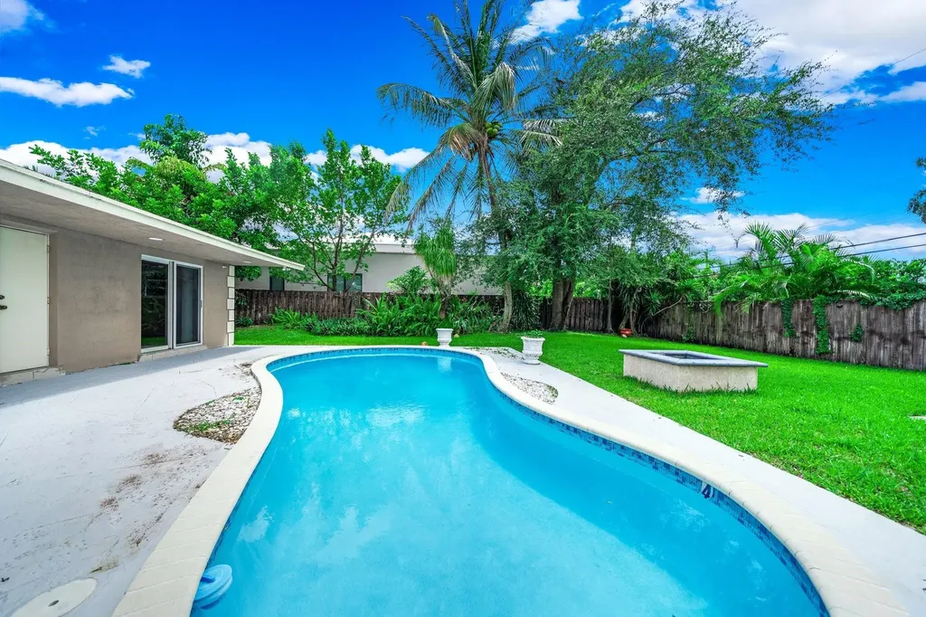 4021 Bayview Drive Fort Lauderdale FL 33308