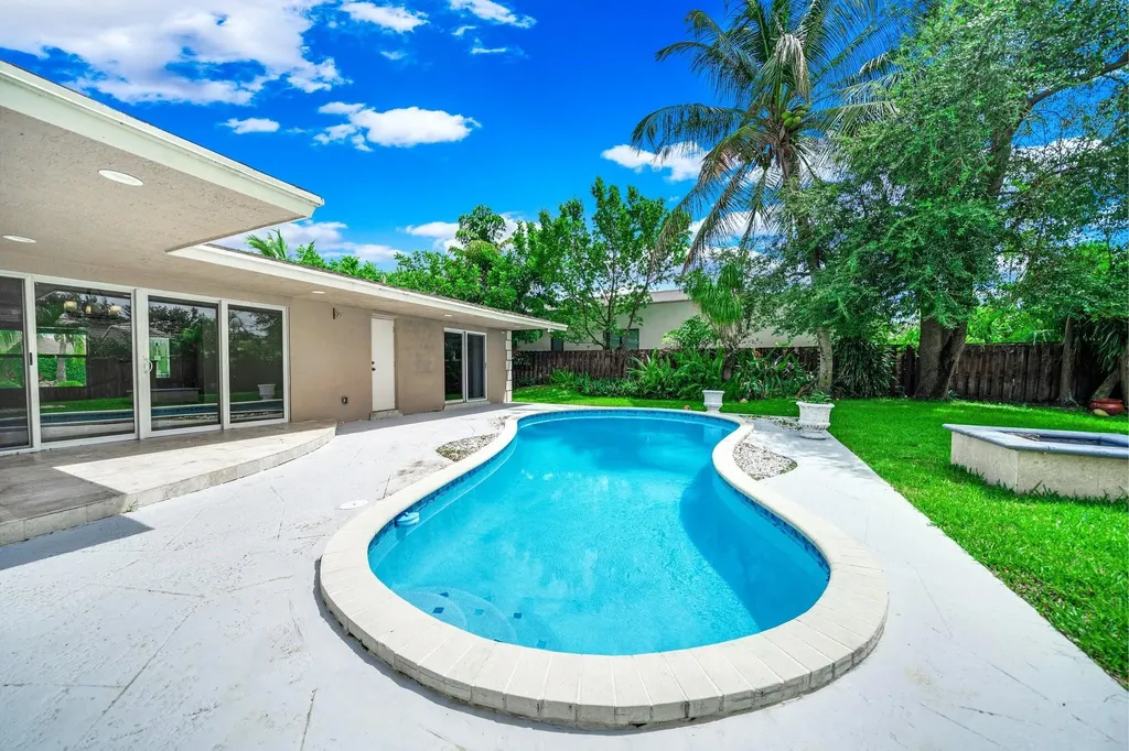 4021 Bayview Drive Fort Lauderdale FL 33308