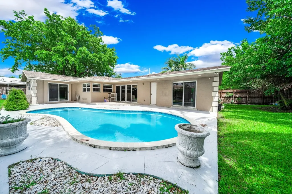 4021 Bayview Drive Fort Lauderdale FL 33308