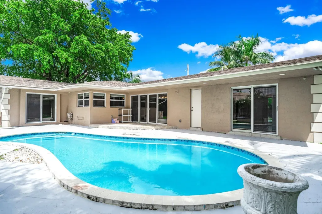 4021 Bayview Drive Fort Lauderdale FL 33308